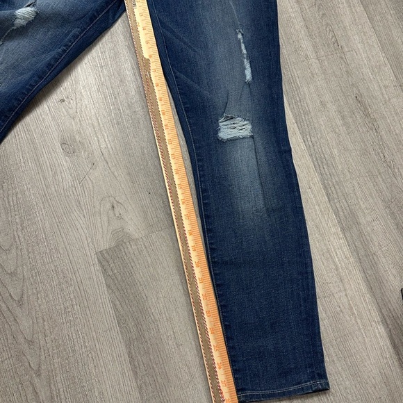 7 For All Mankind The Ankle Skinny Distressed Jeans - Picture 3 of 8